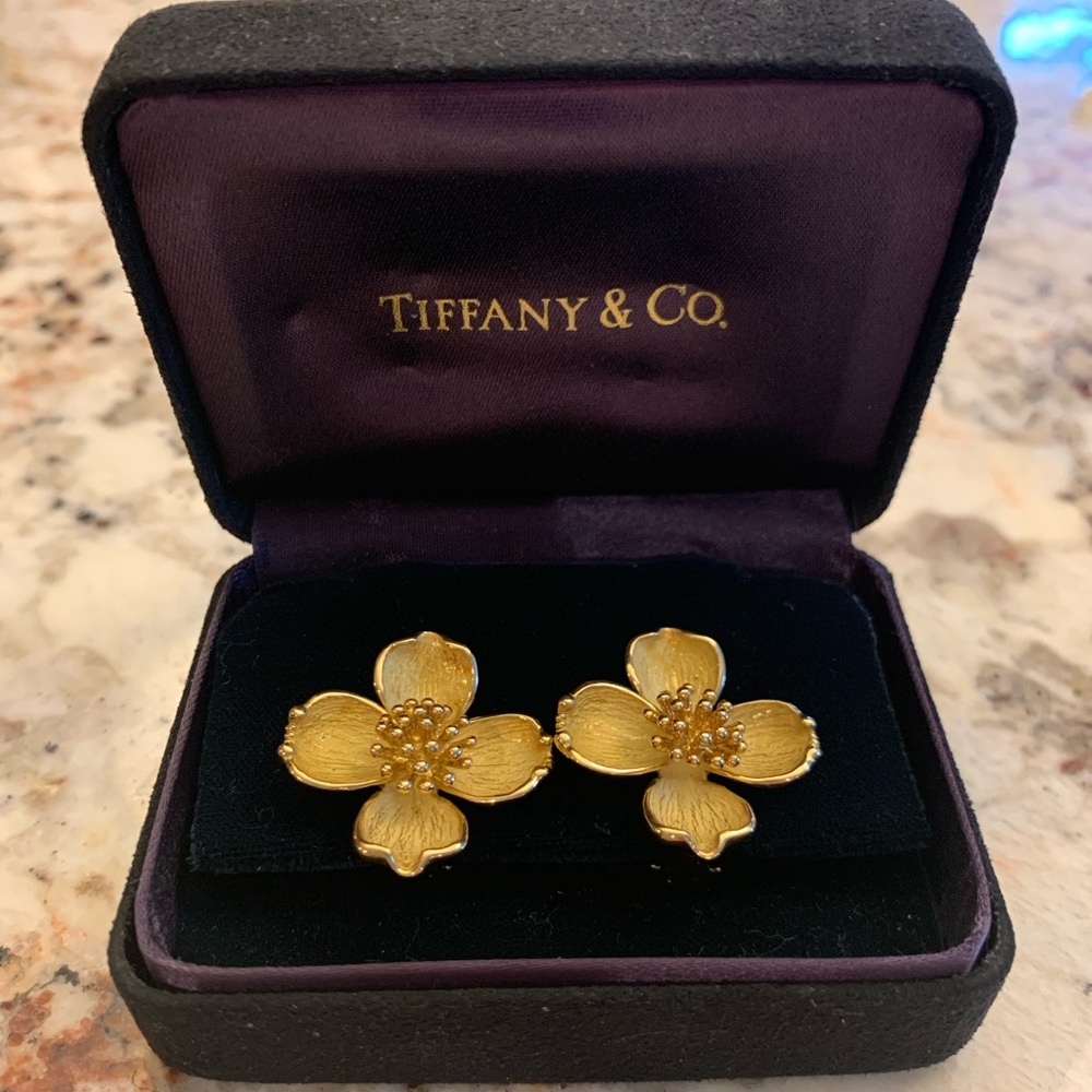 Tiffany & Co 18k Gold Dogwood Earrings Perfect Condition Worn Once